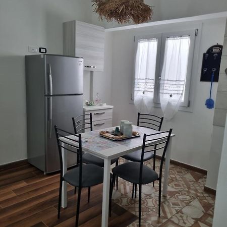 Casa Vacanze "Albachiara" Apartment Brindisi Bagian luar foto