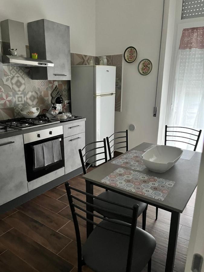 Casa Vacanze "Albachiara" Apartment Brindisi Bagian luar foto